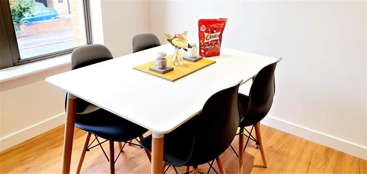 Cliftonville Heights - 2 Bed Home Away From Home Northampton Exteriör bild